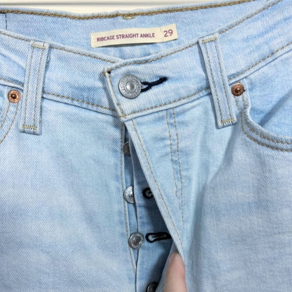 Levi's Women's Ribcage Bootcut Jeans Light Indigo, 32" plus, 26 28 regular sizes - Picture 5 of 10